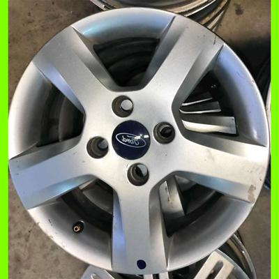 4 roues fiesta focus c max 15