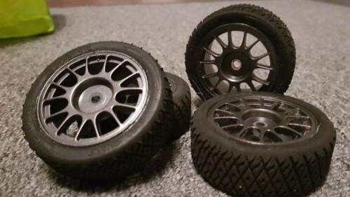 pneu avec jantes pour voiture rc 1