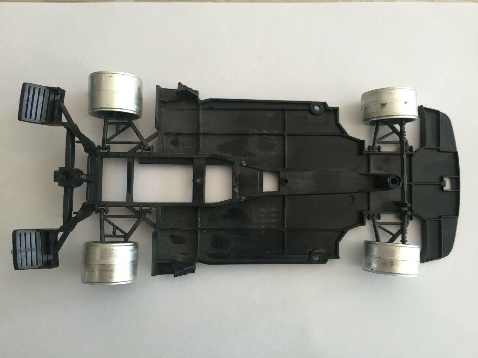 socle dessous avec jantes miniature lamborghini diablo